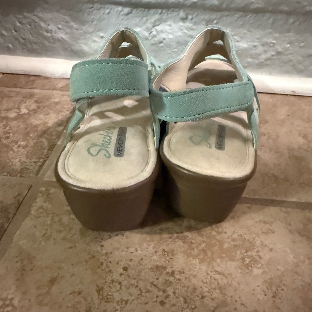 New Skechers parallel stylin suede leather wedge sandals size 5.5 turqoise color - Picture 5 of 9